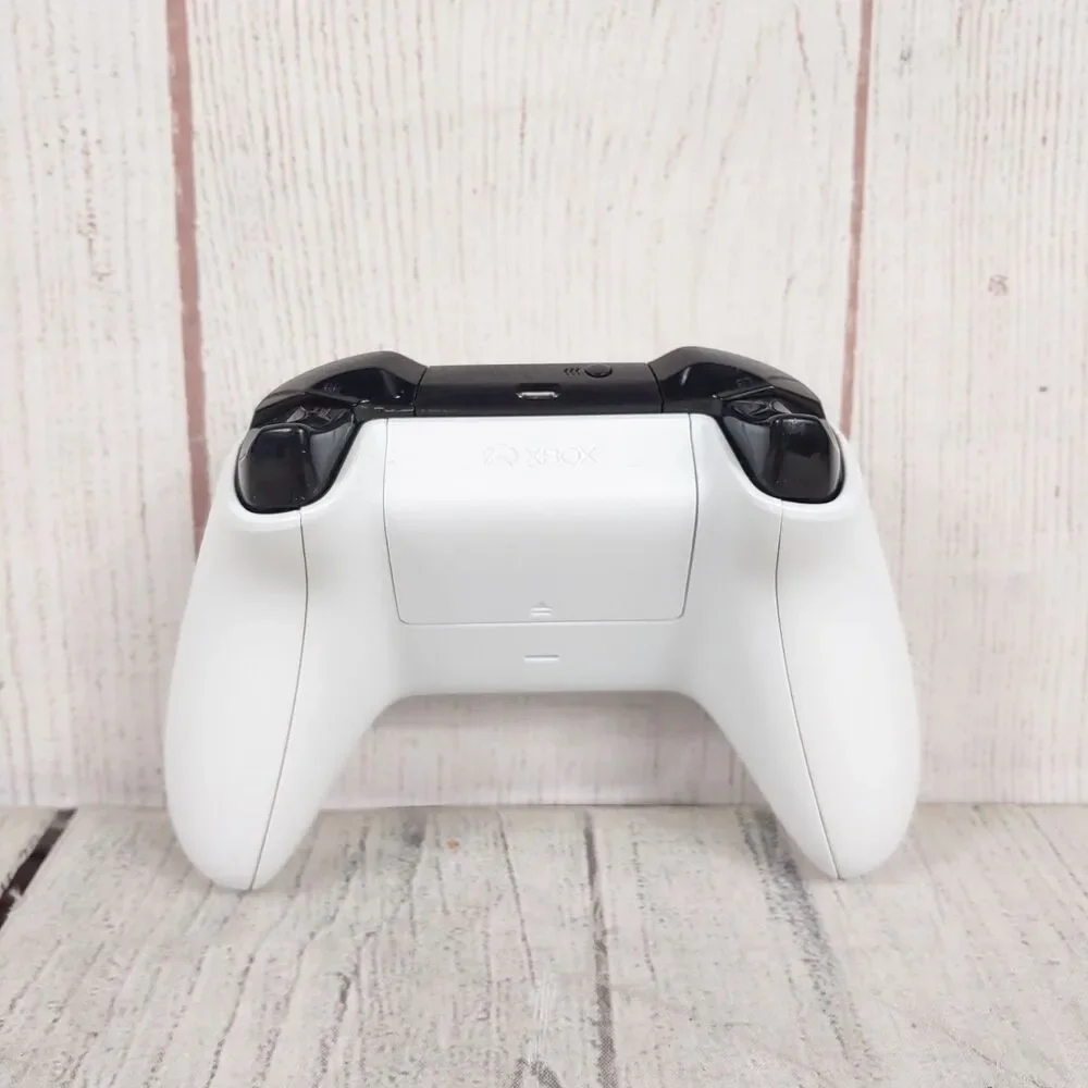 Microsoft Xbox One Wireless Controller - WHITE Model: 1708 - TESTED WORKING
